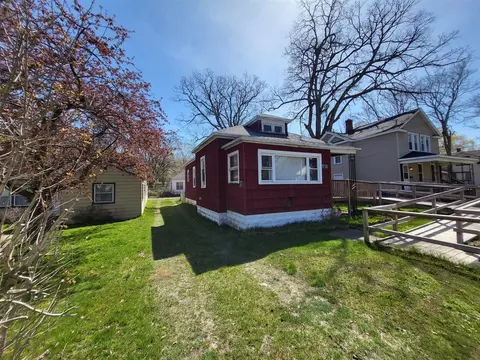 1728 Division, Muskegon, MI 49441