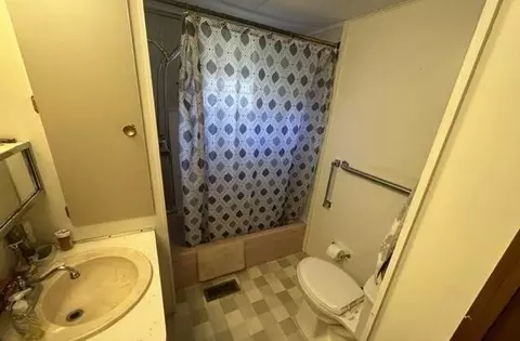 Bath - 9557 Stetler, Jackson, MI 49201 photo 1 of 1