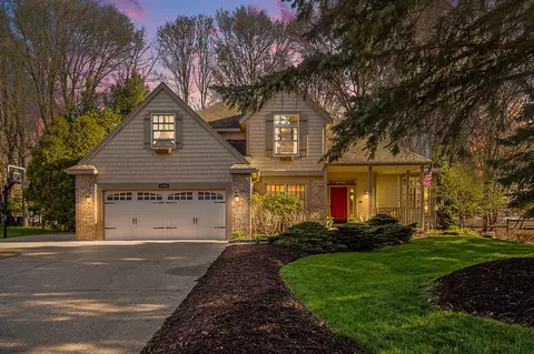 1364 E Shorewood, Norton Shores, MI 49441