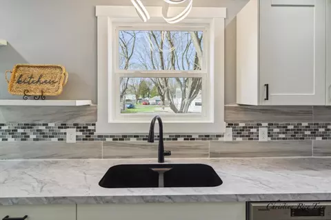 Kitchen - 420 S Second, Edmore, MI 48829 photo 4 of 6