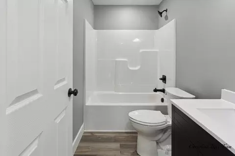 Bath - 420 S Second, Edmore, MI 48829 photo 2 of 4