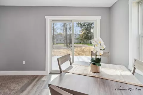 Dining - 420 S Second, Edmore, MI 48829 photo 4 of 4