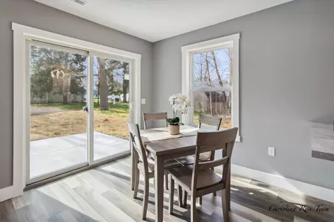 Dining - 420 S Second, Edmore, MI 48829 photo 1 of 4
