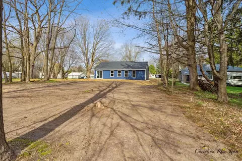 Exterior - 420 S Second, Edmore, MI 48829 photo 10 of 14