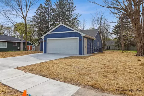 Exterior - 420 S Second, Edmore, MI 48829 photo 4 of 14