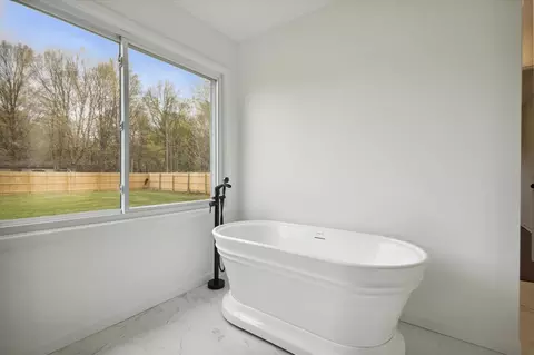 Bath - 16544 Kellogg, Three Rivers, MI 49093 photo 3 of 6