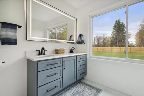 Bath - 16544 Kellogg, Three Rivers, MI 49093 photo 2 of 6