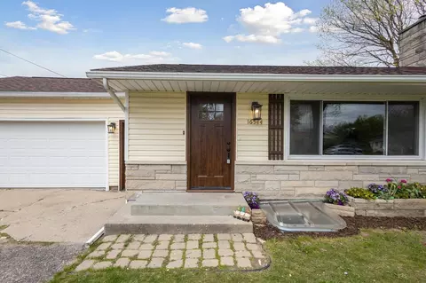 Exterior - 16544 Kellogg, Three Rivers, MI 49093 photo 3 of 8