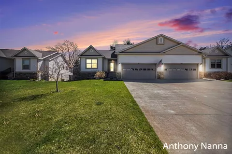 961 S Sandalwood, Norton Shores, MI 49441