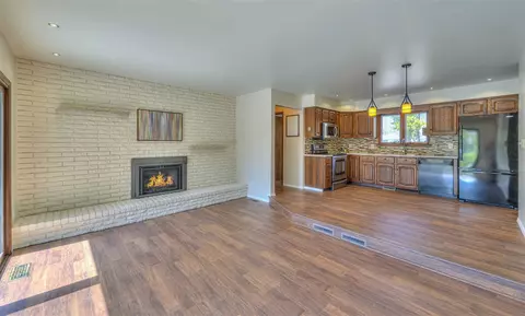 Living - 173 Mohawk, Jackson, MI 49203 photo 2 of 4