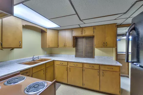 Kitchen - 173 Mohawk, Jackson, MI 49203 photo 3 of 4