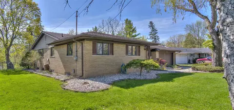 Exterior - 173 Mohawk, Jackson, MI 49203 photo 2 of 5