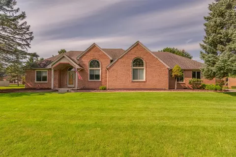10050 Devonshire, South Lyon, MI 48178