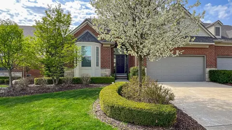 3660 Winding Brk #65, Rochester Hills, MI 48309
