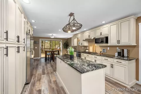 Kitchen - 1516 Gardner, Newaygo, MI 49337 photo 3 of 6