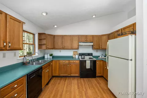 Kitchen - 1516 Gardner, Newaygo, MI 49337 photo 6 of 6