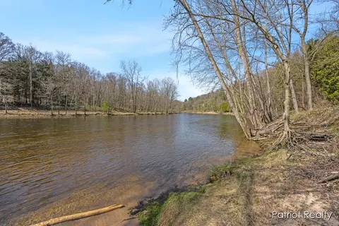 View/Area - 1516 Gardner, Newaygo, MI 49337 photo 3 of 11