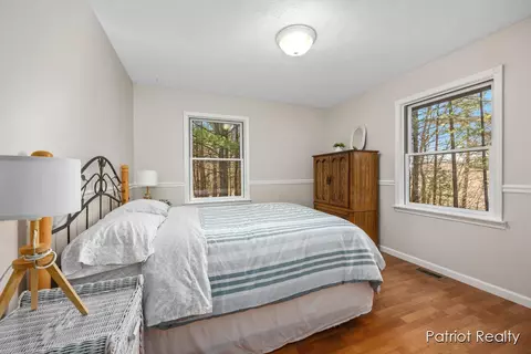 Bedroom - 1516 Gardner, Newaygo, MI 49337 photo 3 of 8