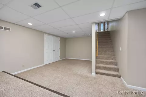 Living - 1516 Gardner, Newaygo, MI 49337 photo 6 of 10