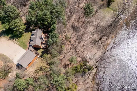 View/Area - 1516 Gardner, Newaygo, MI 49337 photo 6 of 11