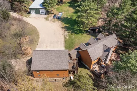 View/Area - 1516 Gardner, Newaygo, MI 49337 photo 5 of 11