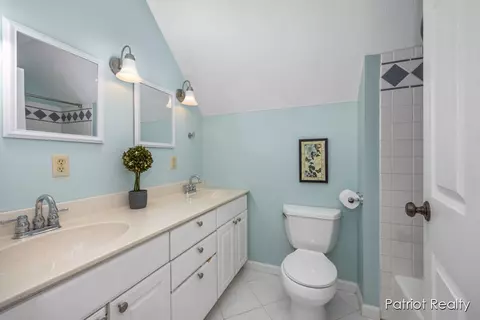 Bath - 1516 Gardner, Newaygo, MI 49337 photo 4 of 5