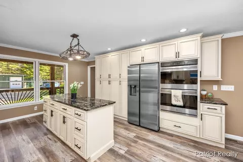 Kitchen - 1516 Gardner, Newaygo, MI 49337 photo 2 of 6