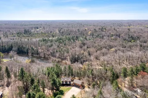View/Area - 1516 Gardner, Newaygo, MI 49337 photo 9 of 11
