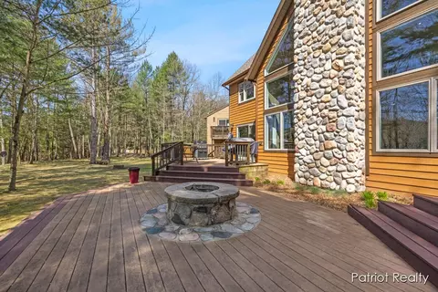 Exterior - 1516 Gardner, Newaygo, MI 49337 photo 8 of 21