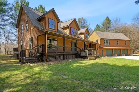 Exterior - 1516 Gardner, Newaygo, MI 49337 photo 2 of 21