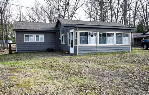 6606 Swallow Dr, Harrison, MI 48625 photo 1