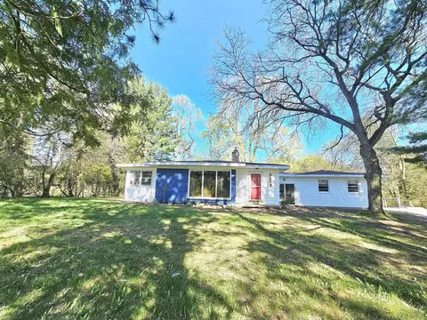 5676 N Sprinkle, Kalamazoo, MI 49004
