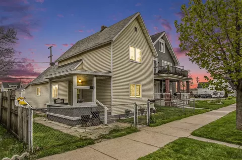 933 Caulfield, Grand Rapids, MI 49503
