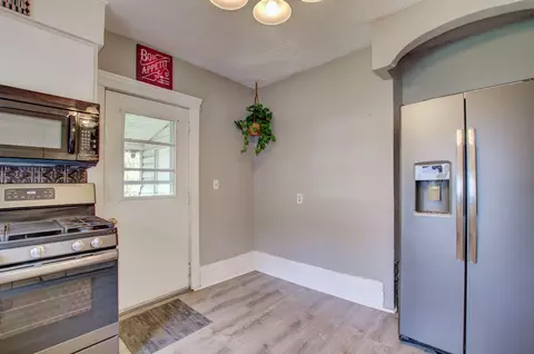Entry Way - 112 N Dwight, Jackson, MI 49202 photo 2 of 3