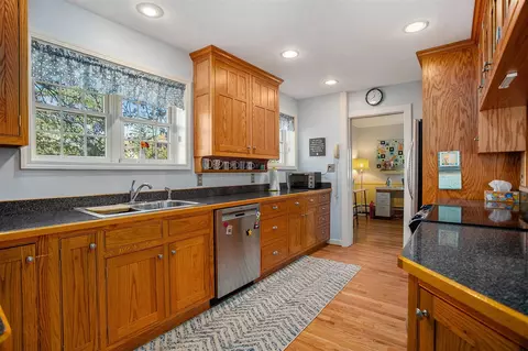 Kitchen - 816 Wooded, Marshall, MI 49068 photo 3 of 3