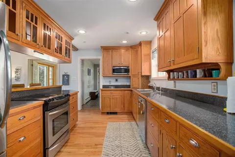Kitchen - 816 Wooded, Marshall, MI 49068 photo 2 of 3