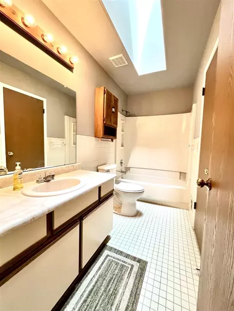 Bath - 43628 Arbor #110, Canton, MI 48188 photo 2 of 4