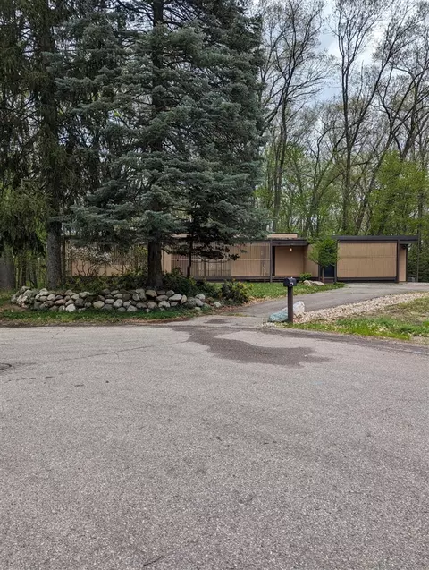 2115 Frederick, Kalamazoo, MI 49008