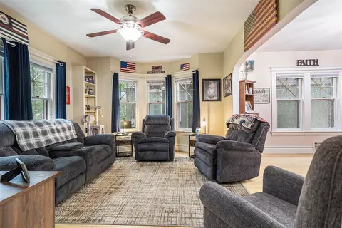 116 W Hanover, Marshall, MI 49068 photo 4