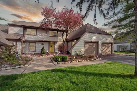 1812 Nemoke, Haslett, MI 48840 photo 2