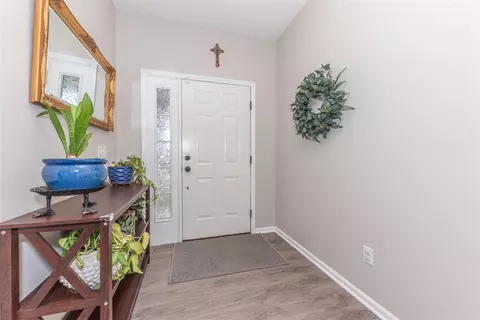 Entry Way - 162 Burwyck Park, Saline, MI 48176 photo 1 of 2