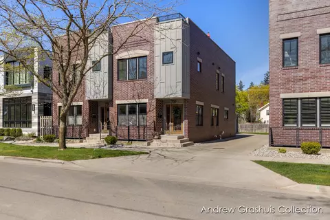 719 Croswell, Grand Rapids, MI 49506