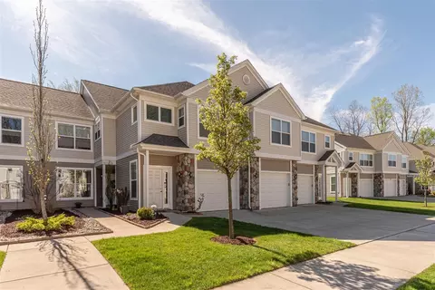 405 Fieldstone, Chelsea, MI 48118