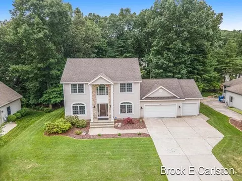 2311 N Hilltop, Muskegon, MI 49441