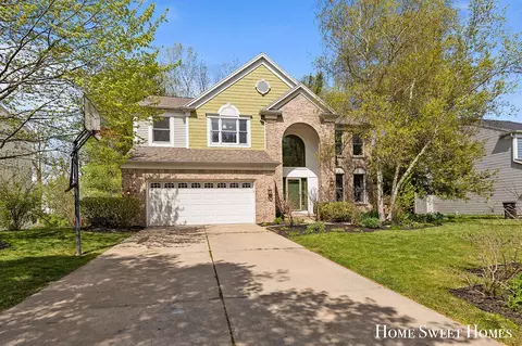4505 Woodcreek, Grand Rapids, MI 49546
