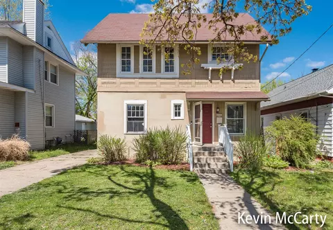 155 Burr Oak, Grand Rapids, MI 49505