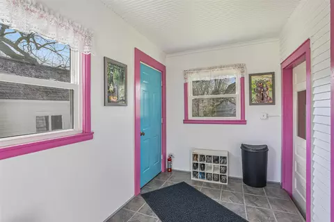 Entry Way - 5135 Bennett, Jackson, MI 49201 photo 1 of 1