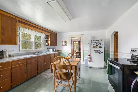 Kitchen - 5135 Bennett, Jackson, MI 49201 photo 1 of 2