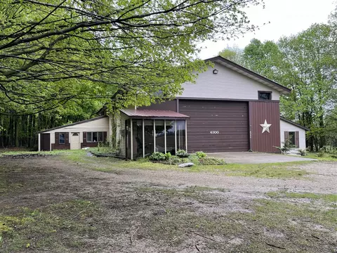 Quackenbush, Reading, MI 49274