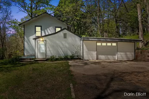 222 Pleasant, Ionia, MI 48846